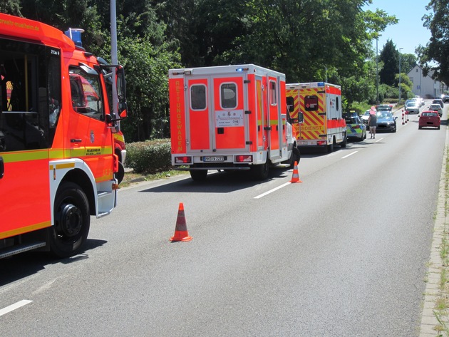 FW-MH: Verkehrsunfall auf der Kölner Straße am Ortsrand von Selbeck