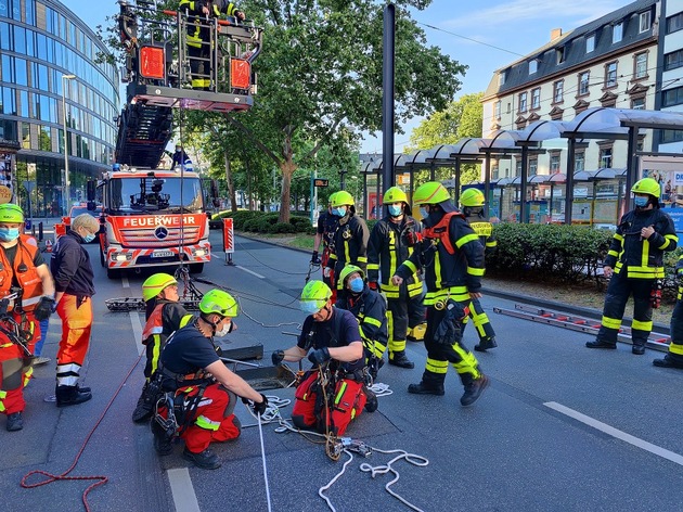 FW-F: Zwei Unfälle beschäftigten die Feuerwehr am gestrigen Pfingstsamstag