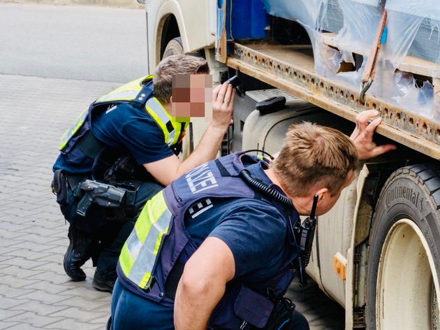 POL-DU: Stadtgebiet: Beh&ouml;rden&uuml;bergreifender Schwerpunkteinsatz zum gewerblichen Personen- und G&uuml;terverkehr - Bilanz