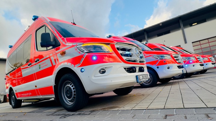 FW-GL: Feuerwehr Bergisch Gladbach stellt neue Generation von Krankentransportwagen in Dienst