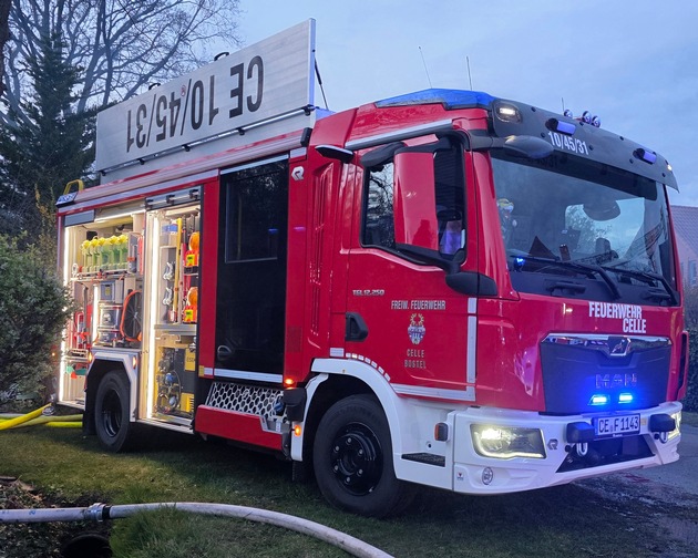 FW Celle: Gebäudebrand in Bostel - 2. Lagemeldung