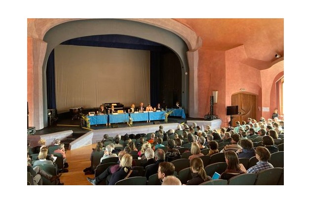 Waldorfschulen: Demokratische Kultur stärken. Mitgliederversammlung beriet Projekte zu Qualitätsentwicklung und Lehrkräftegewinnung 