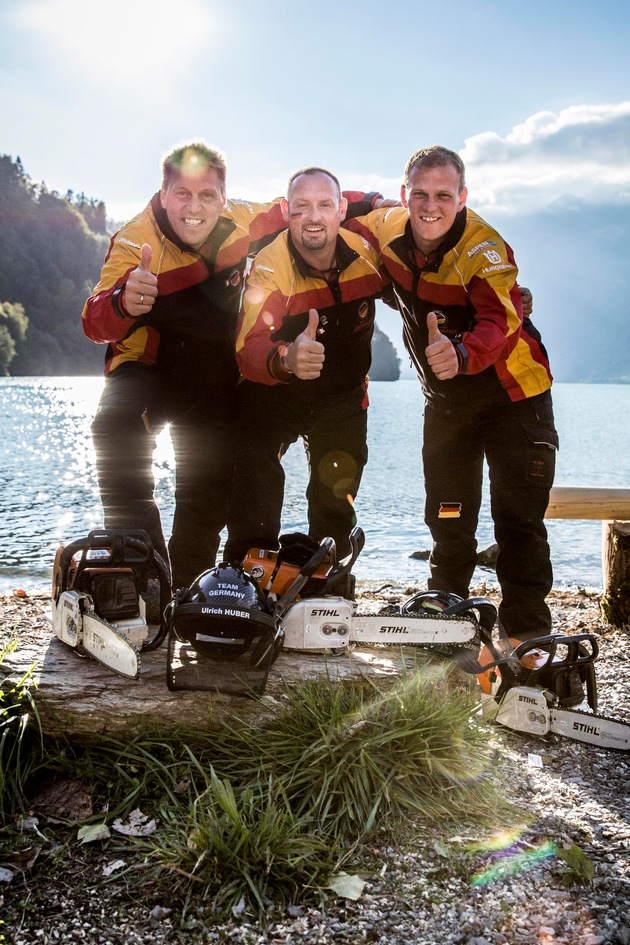 Deutsche Nationalmannschaft triumphiert bei Waldarbeiter-Weltmeisterschaft in Brienz (Schweiz) (FOTO)