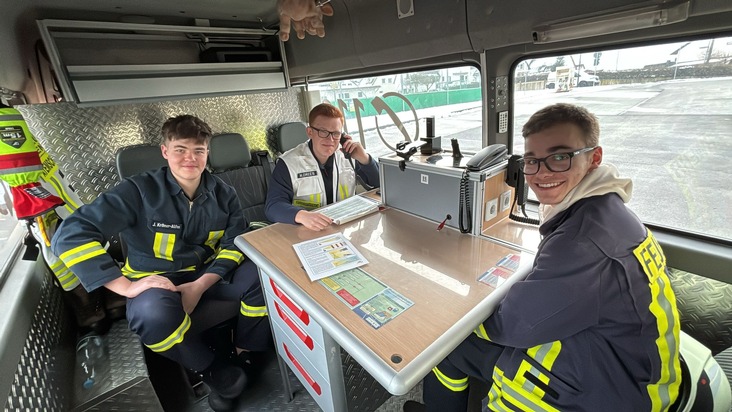FW-OE: Erfolgreicher Sprechfunkerlehrgang bei der Feuerwehr Lennestadt