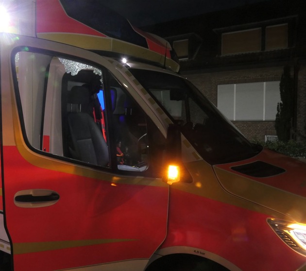 POL-COE: Dülmen/ Polizisten und Rettungsdienst angegriffen