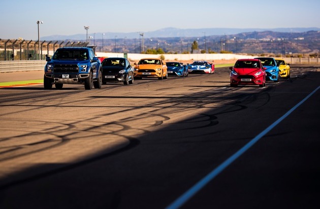 Ford-Werke GmbH: Ford: Acht Performance-Modelle, acht Profi-Rennfahrer: Video zeigt ultimativen Showdown auf der Rennstrecke