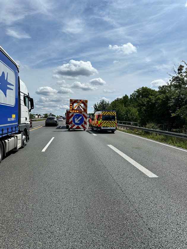 FW Helmstedt: Unfall mit Motorrad - Erneut Probleme mit Rettungsgasse