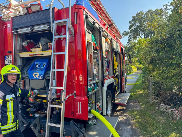 FW Flotwedel: Dachstuhlbrand in Sandlingen endet glimpflich