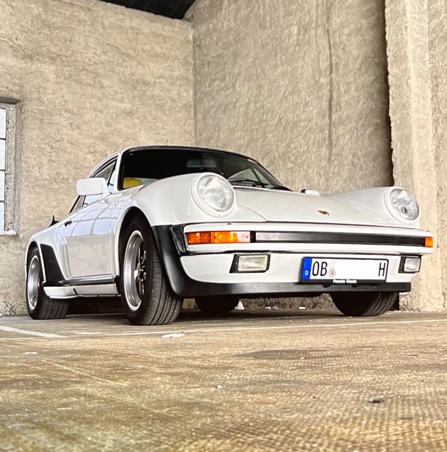 POL-E: Mülheim an der Ruhr: Unbekannte stehlen hochwertigen Porsche Oldtimer - Zeugenaufruf