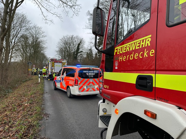 FW-EN: Abbiegeunfall fordert zwei Verletze