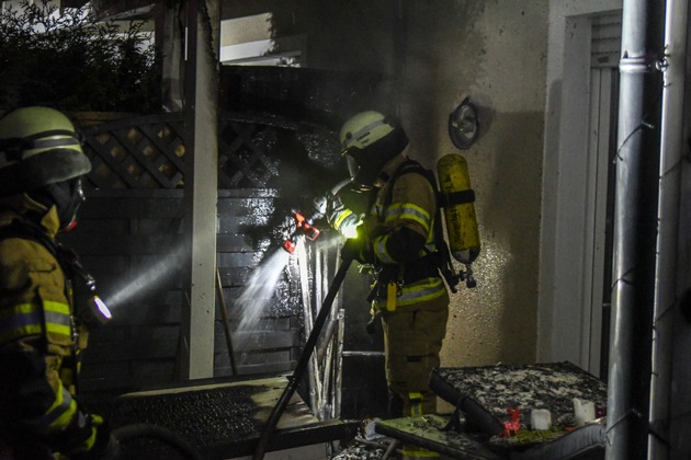 FW Menden: Silvesterbilanz der Feuerwehr Menden: 16 Einsätze in der Nacht