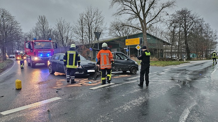 POL-CUX: Update zu den drei schweren Verkehrsunfällen am Mittwochnachmittag - insgesamt fünf Personen verletzt, vier davon schwer (Fotos von allen Unfällen im Anhang)