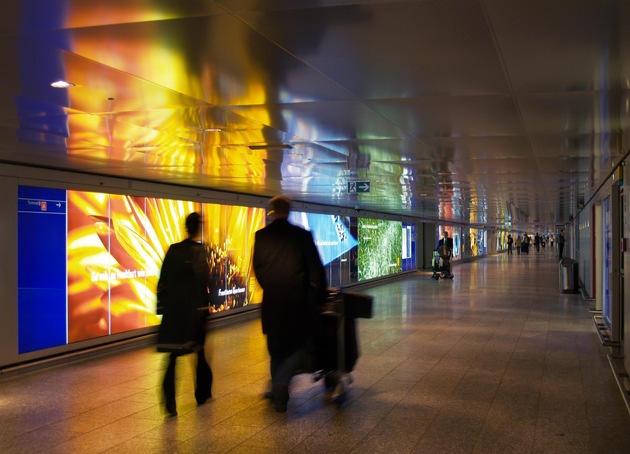 Light Corridor am Frankfurter Flughafen feierlich eröffnet