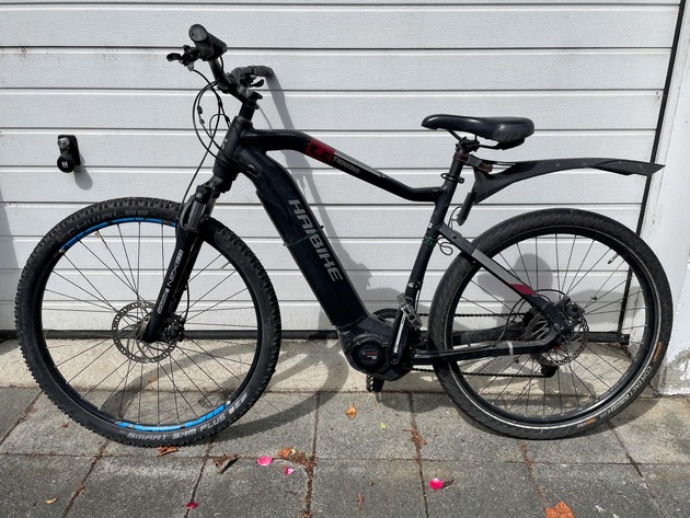 POL-DA: Gernsheim: Polizei sucht rechtmäßige Eigentümer zweier E-Bikes