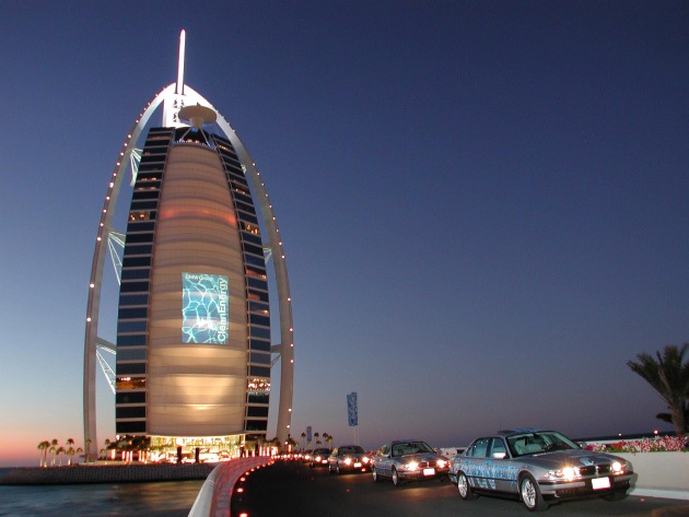 Wasserstoff im Ölemirat: Die CleanEnergy WorldTour 2001 beginnt in Dubai / Sheik Mohammed Bin Rashid Al Maktoum übernimmt Schirmherrschaft