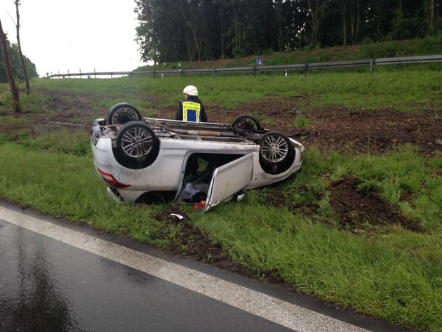 FW-MG: 2 Verkehrsunfälle kurz hintereinander, Fahrer jeweils verletzt