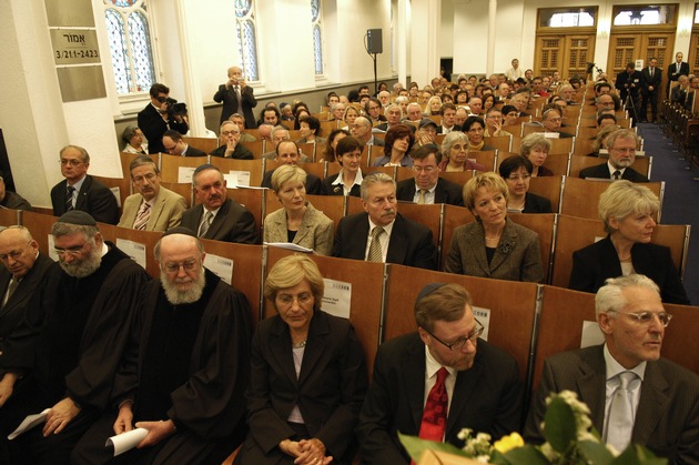 Opening ceremony for Zurich Cantonal Parliament and Executive Council in the synagogue of the Jewish Community Zurich (ICZ) on 8 May 2006