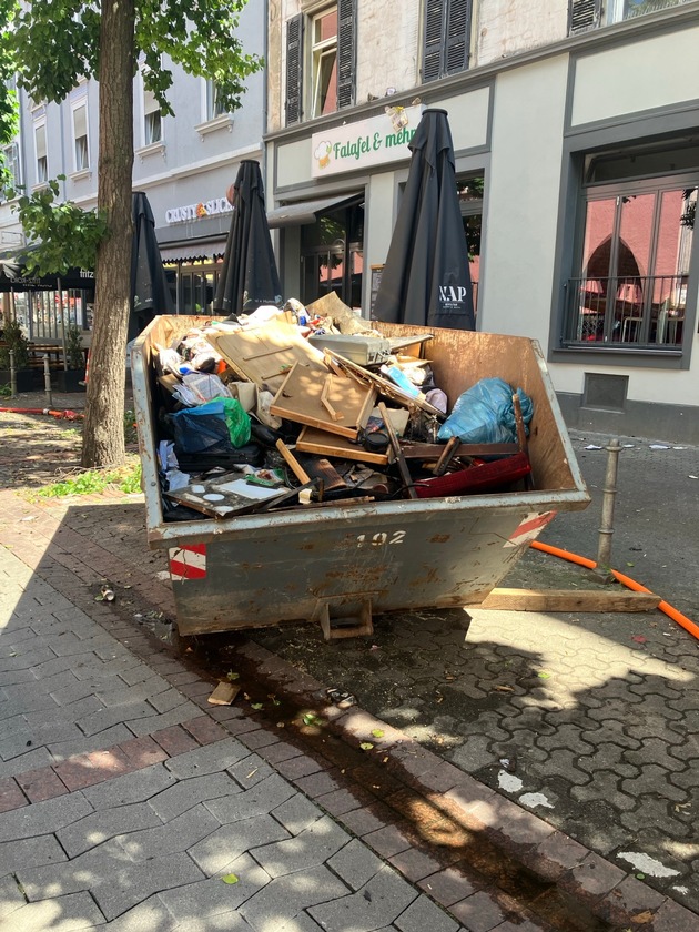 FW-F: Bornheim, Berger Straße, Wohnungsbrand - Die Frankfurter und ihre Feuerwehr