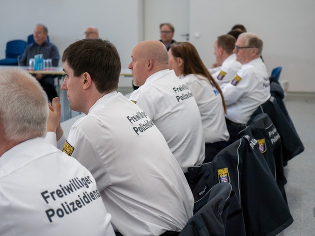 POL-WE: Vorfreude auf erste Begegnungen bei den frischgebackenen Polizeidiensthelfern