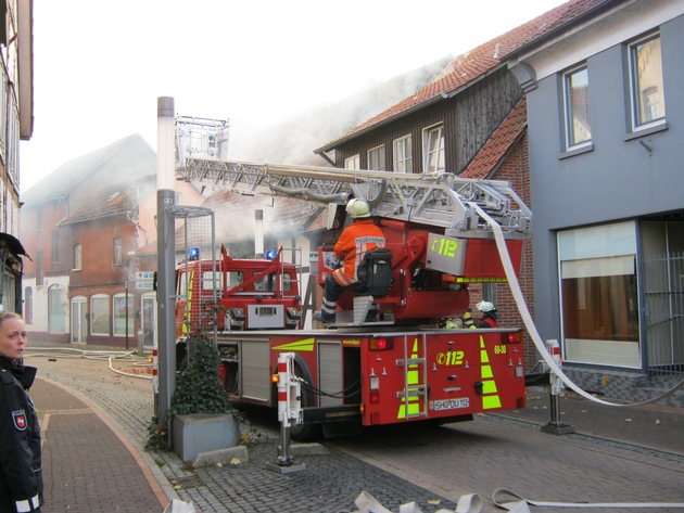 POL-STH: Großbrand in Stadthäger Altstadt