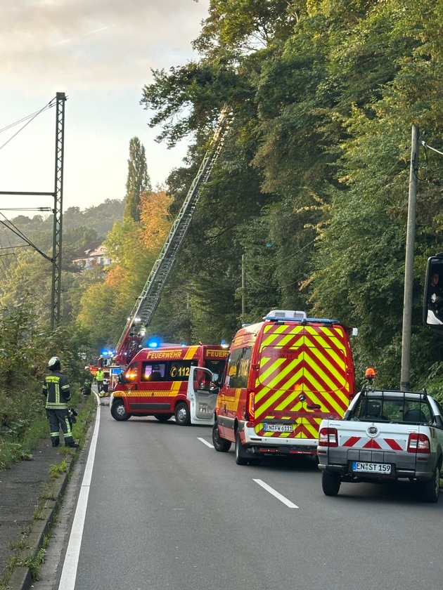 FW-EN: Zwei Einsätze am Freitag in der Früh für die Freiwillige Feuerwehr Wetter (Ruhr)