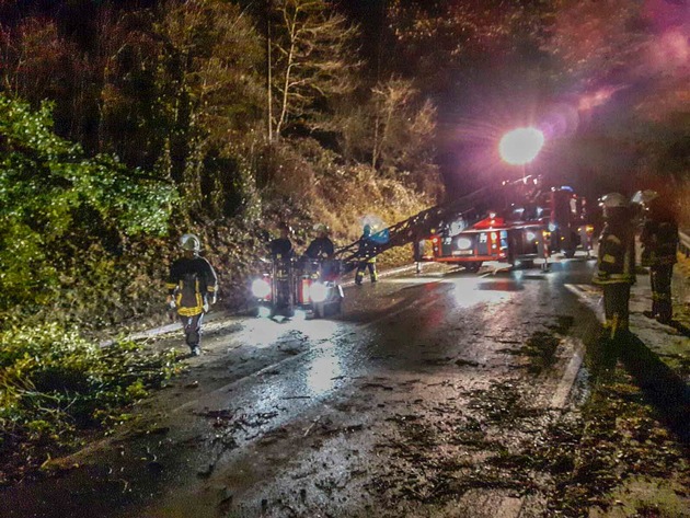 FW-CW: Nachtrag Bildmaterial zu Meldung - Kreis Calw auch von Sturmtief &quot;Egon&quot; betroffen -