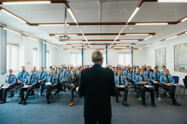POL-PPRP: Polizeipräsidium Rheinpfalz - Begrüßung 65 neuer Polizistinnen und Polizisten im Polizeipräsidium Rheinpfalz