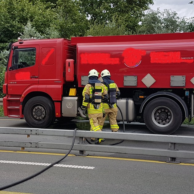 FW-BOT: Gemeldeter Tanklasterbrand auf der A31 - massive Verkehrsbehinderungen