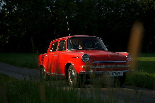 SKODA startet mit zwei legendären Hecktrieblern bei der Youngtimer Classic (FOTO)