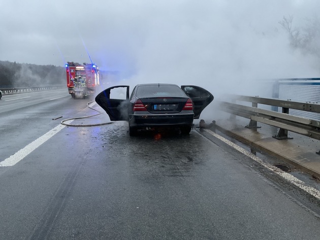 FW-DO: PKW-Brand auf der A 45 im Autobahnkreuz Do-Süd