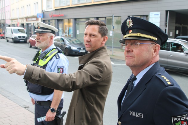 POL-SI: Landrat ordnet &quot;Strategische Fahndung&quot; für Siegener Innenstadt an &quot;Die Polizei schaut nicht weg, sondern sie sorgt für Sicherheit&quot; - #polsiwi