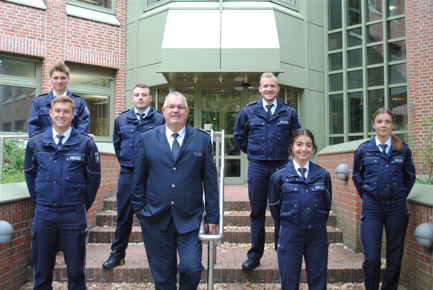 POL-COE: Kreis Coesfeld/Kreisdirektor begrüßt Polizeikommissaranwärterinnen und -anwärter