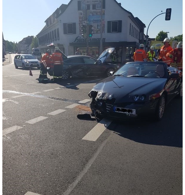 POL-CE: Bergen - Celler Straße (B 3) nach Verkehrsunfall halbseitig gesperrt