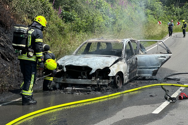 FW Finnentrop: PKW-Brand in Rönkhausen