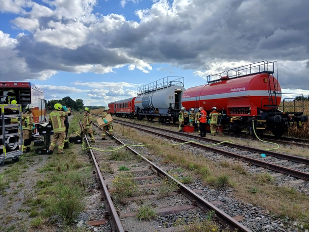 FW-OLL: Übung der Umweltschutzbereitschaft im Landkreis Oldenburg: Ausbildungszug der Deutschen Bahn machte Station in Garrel