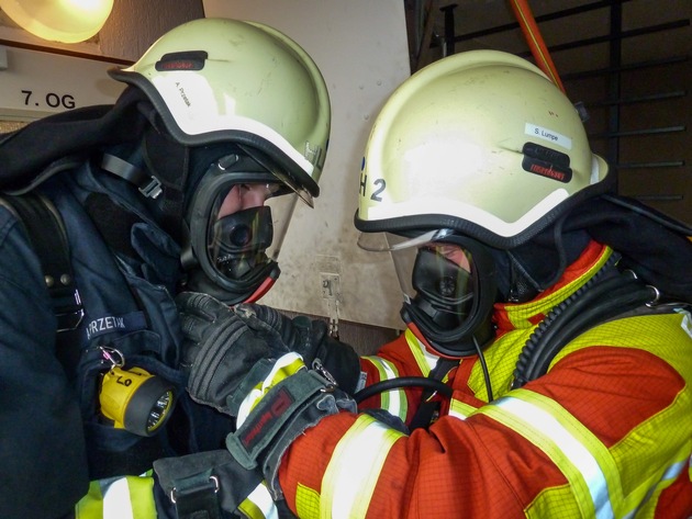 FW-Heiligenhaus: Übung: Feuer im Hochhaus (Meldung 14/2018)