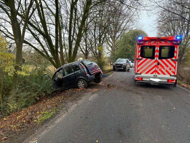 Feuerwehr Kalkar: Unfall auf der B 67