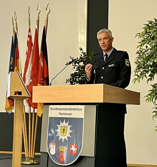 BPOLD-H: Die Bundespolizeidirektion Hannover begrüßt feierlich 184 neue Kolleginnen und Kollegen!