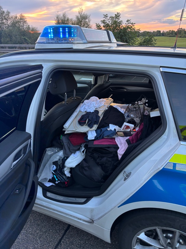 POL-OF: Autobahnpolizei sammelte Inhalt von Dachbox ein: Fahrspuren zeitweise gesperrt