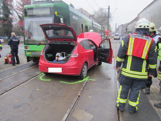 FW-MH: Unfall mit Straßenbahn