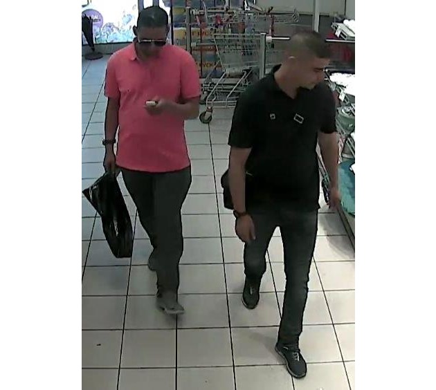 POL-BN: Foto-Fahndung: Unbekannte attackieren Ladendetektiv - Wer kennt diese Männer?