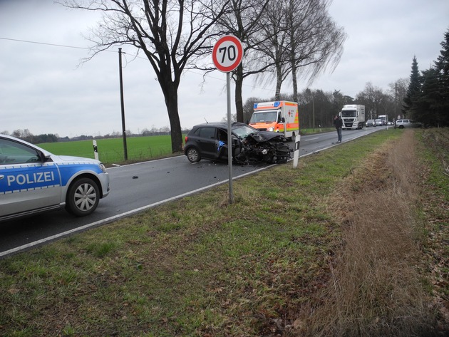 POL-STD: Verkehrsunfall mit leicht verletzter Fahrerin auf der L 123 - Polizei Fredenbeck sucht Zeugen