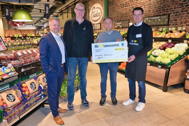 Presse-Information: Bj&ouml;rn Simon MdB zu Gast bei Edeka Deckenbach