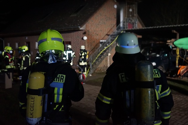 FW Flotwedel: Wohnung nach Feuer unbewohnbar - Feuerwehr verhindert Schlimmeres