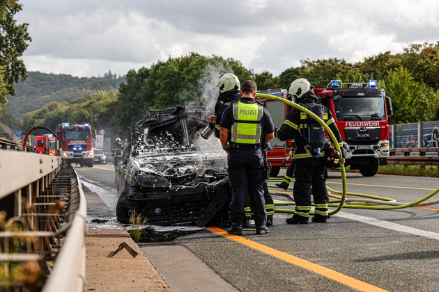 FW-MK: PKW Brand auf der Autobahn sorgt für Lange Staus