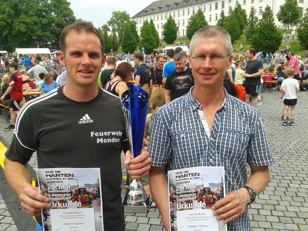 FW Menden: Hermanns und Stüken holen Gesamtsieg beim 3. Hemeraner Firefighter Treppenlauf