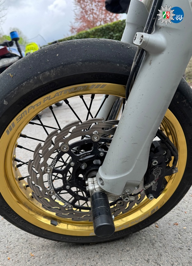 POL-HSK: Schwerpunktkontrollen am Sorpesee - Polizei zieht klare Linie im Motorradverkehr