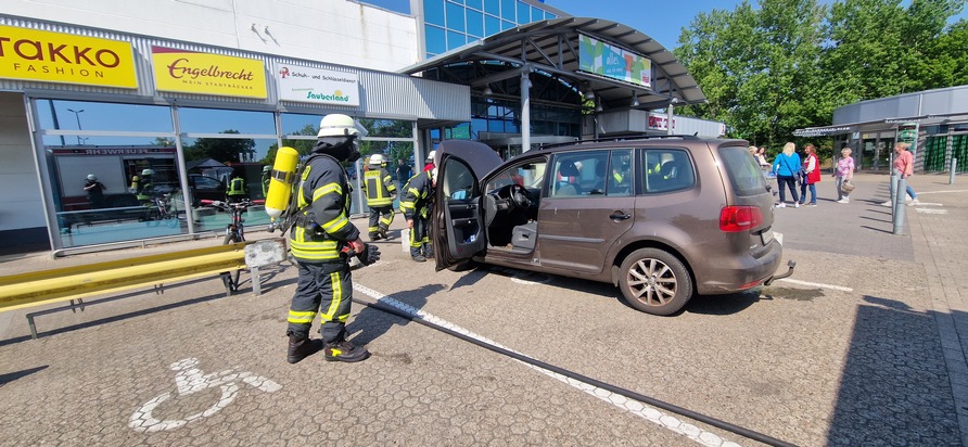 FFW Schiffdorf: Qualm aus Motorraum sorgt für Einsatz der Feuerwehr