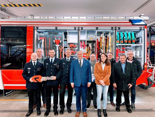 FW Helmstedt: Fahrzeug- und Spendenübergabe, Jahresabschluss (Korrekturmeldung)