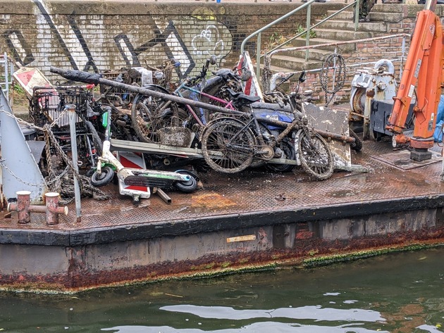 POL-HL: Polizeidirektion Lübeck / Wasserschutzpolizei warnt: Das Springen von Brücken ist lebensgefährlich